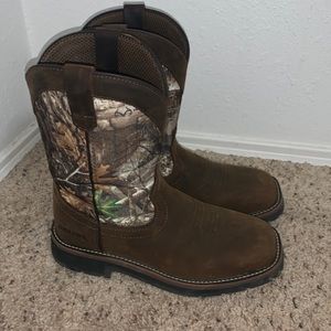 Camo brazos work boots not steel toe